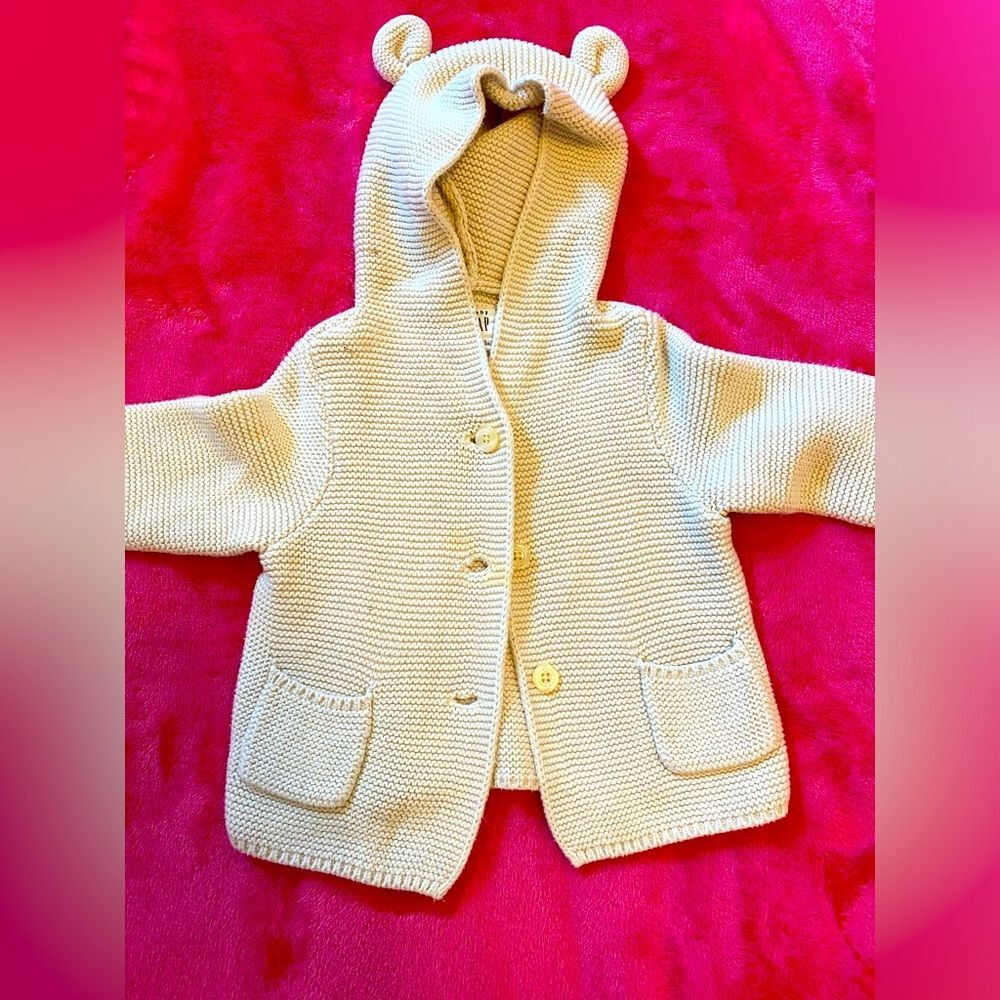 Baby boy 6-12m hooded sweater jacket with bear ears like new